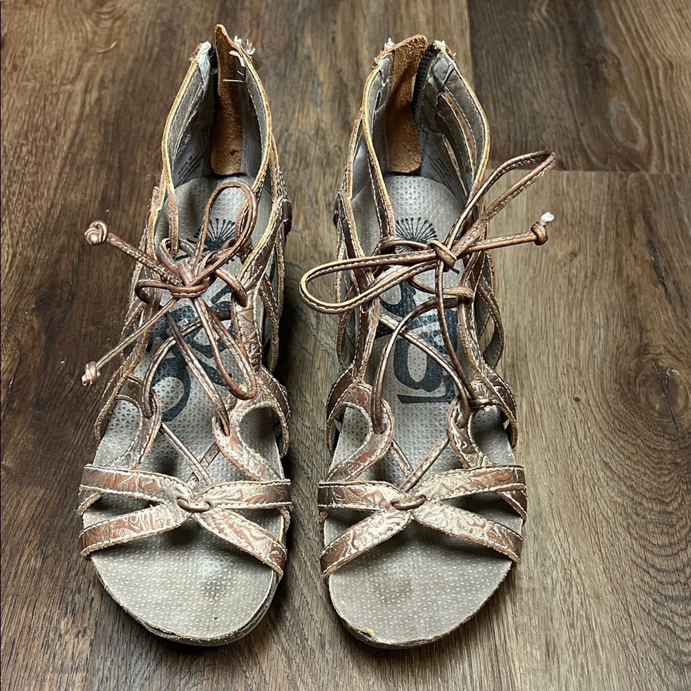 OTBT Wedge Lace-Up Strappy Sandals in Bronze, size 6